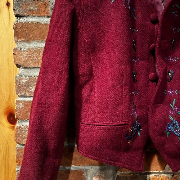 Vintage Women's Embroidered Burgundy Jacket Wool - Picture 3 of 9